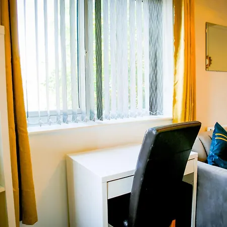 The Wynne House - 3 Bedroom Luxury House With 5 Beds & Free Parking Near City Centre, And A Walking Distance To The Etihad Stadium & Coop Live Arena Manchester Esterno foto