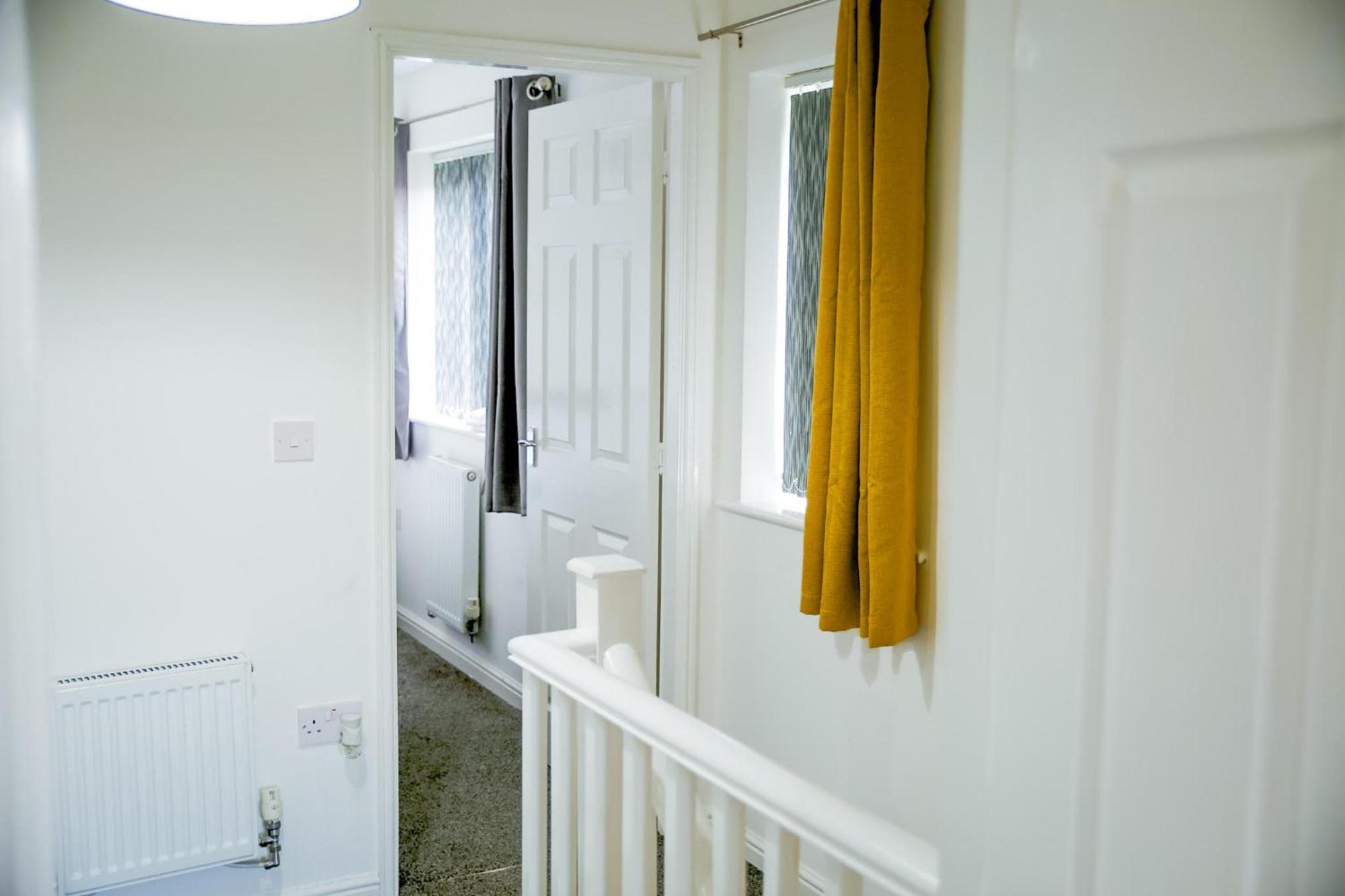 The Wynne House - 3 Bedroom Luxury House With 5 Beds & Free Parking Near Centre, And A Walking Distance To The Etihad Stadium & Coop Live Arena Casa vacanze