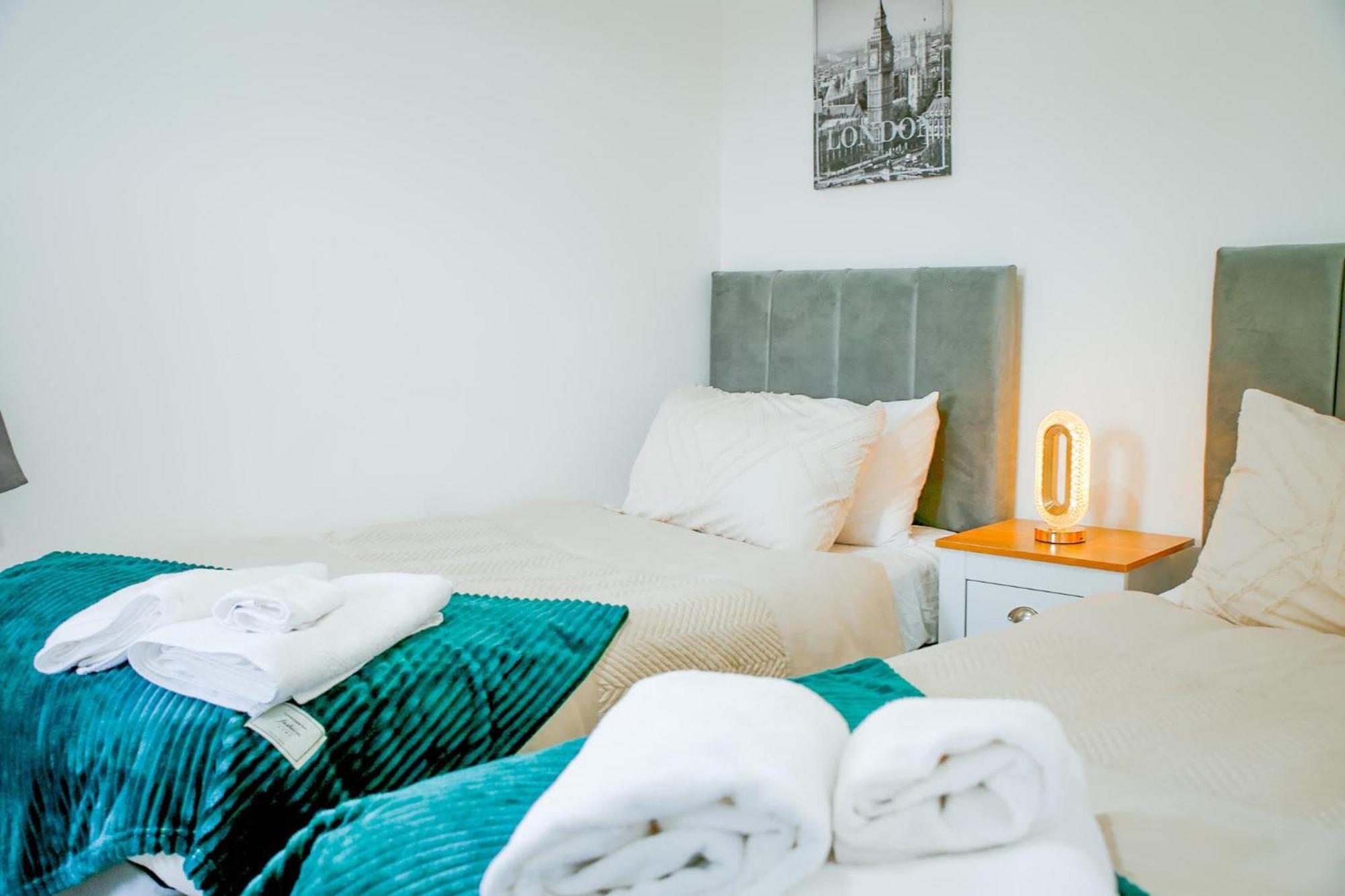 The Wynne House - 3 Bedroom Luxury House With 5 Beds & Free Parking Near Centre, And A Walking Distance To The Etihad Stadium & Coop Live Arena Casa vacanze